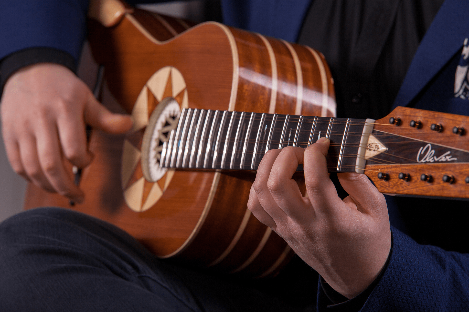 De Carolis e la sua Chitarra Battente