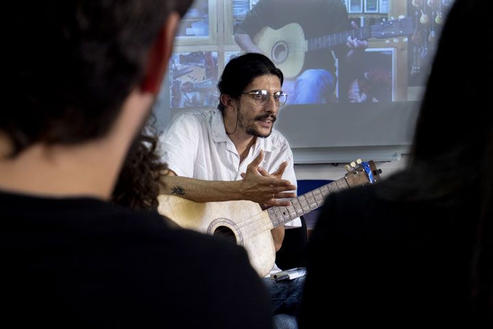 Marco Bruno alla Chitarra Battente