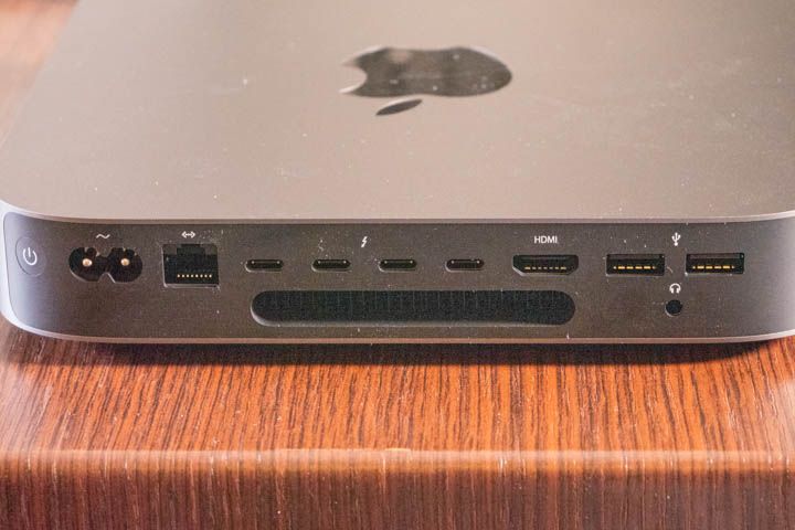 Le porte del Mac mini 2018: hdmi, Thnderbolt 3 (Usb-C), usb.