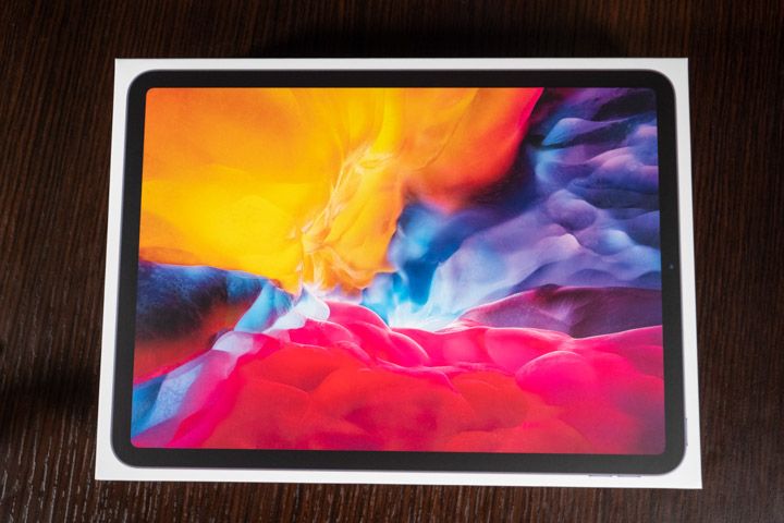 Confezione di unboxing iPad Pro 2020