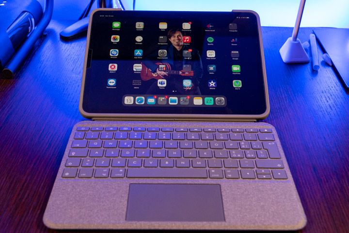 posizione stesa della tastiera e trackpad per ipad pro da 11 pollici