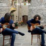 La tarantella di zio Nicola: il videoclip musicale del duo di chitarra battente Loccisano De Carolis girato a Guardia Perticara (Basilicata)