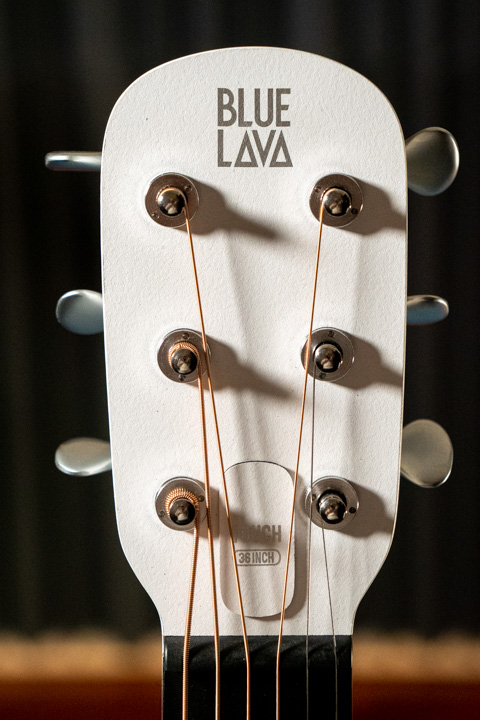 Chitarra acustica con effetti integrati blue lava