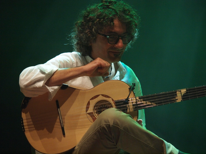 francesco loccisano musicista chitarra battente