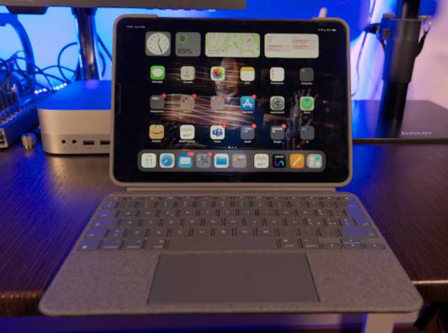 Logitech combo touch tastiera trackpad iPad